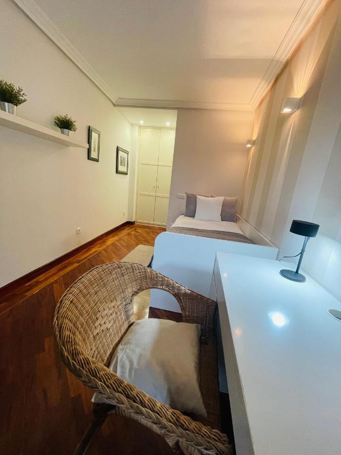 Atico Al Lado Del Ayuntamiento Apartment Oviedo
